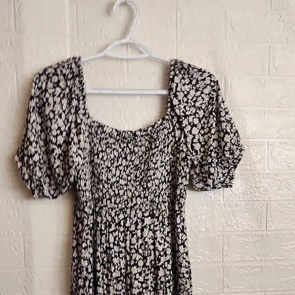 Easel Floral Maxi Dress - Picture 3 of 7